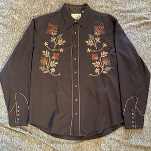 Roper brand Western Dress shirt Beautiful brown material and amazing embroidery